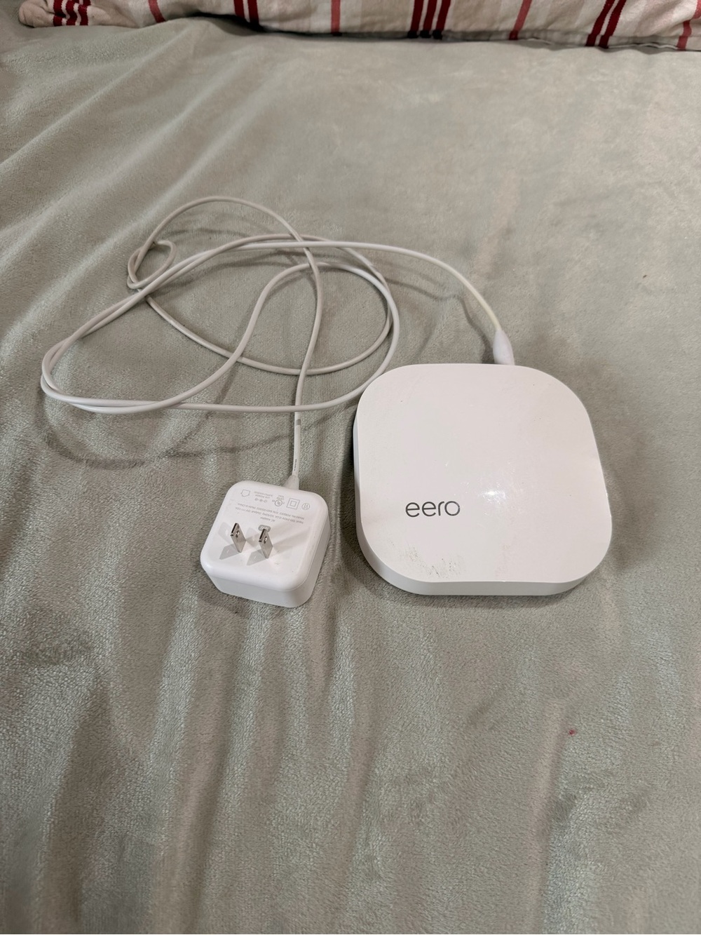 eero Pro B010001 2nd Gen AC Tri-Band Mesh Router